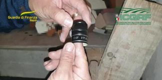 Alcool denaturato anti-covid in liquori, 12 arresti