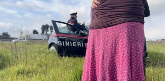 Giugliano, blitz nel campo rom: rifiuti e auto rubate