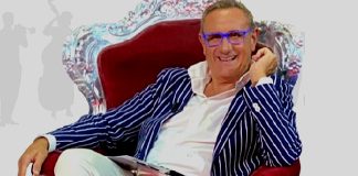 Gino Rivieccio arriva all' Augusteo con Rimettetevi Comodi