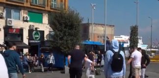 Italia-Inghilterra, partitella tra tifosi in piazza