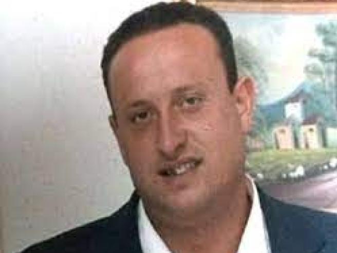 Pianura, ucciso e sciolto nell’acido: giudici non riconoscono aggravante mafiosa Pianura, ucciso e sciolto nell’acido: giudici non riconoscono aggravante mafiosa