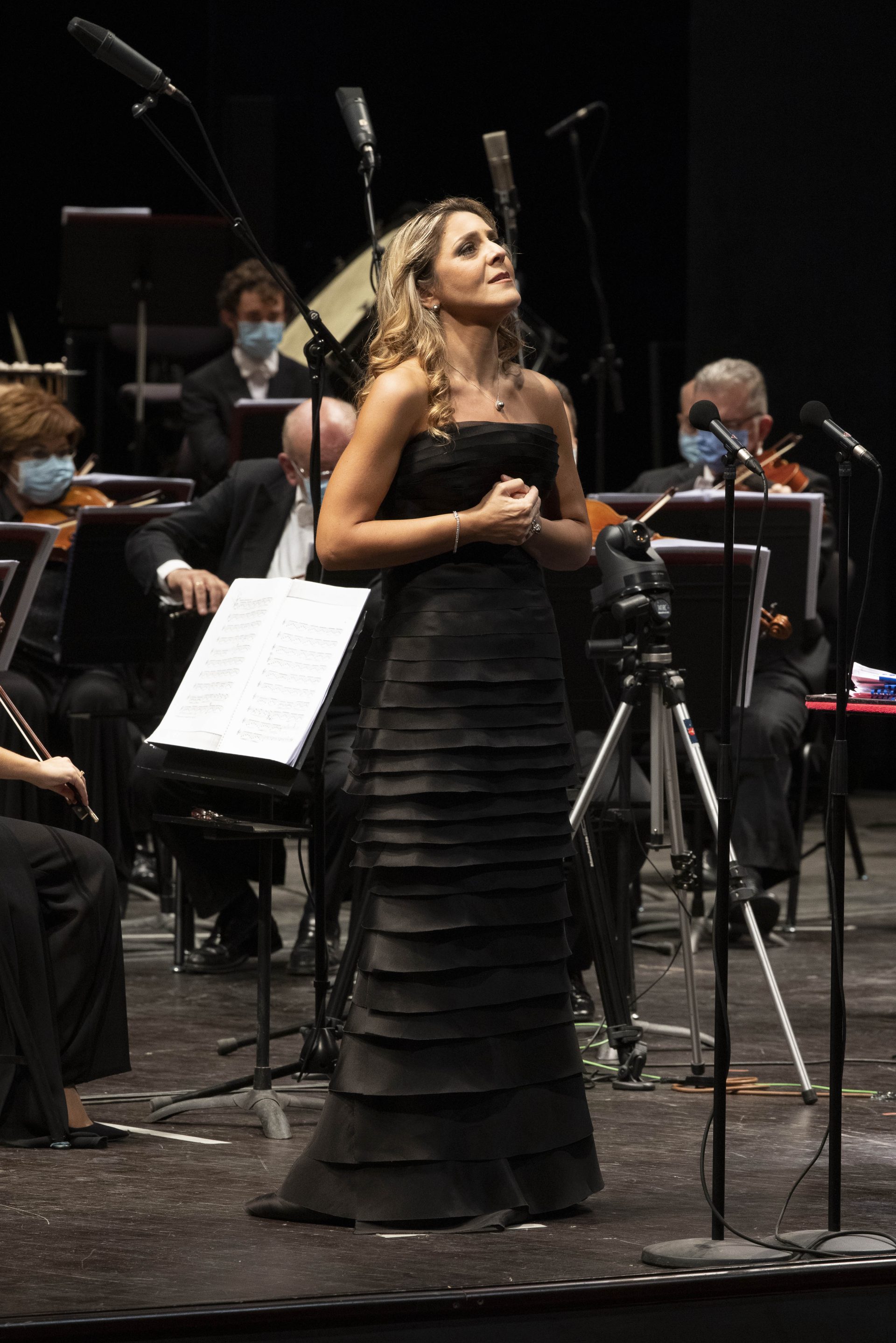 Maria Agresta e il Coro del Teatro San Carlo diretti da José Luis Basso