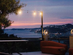 Sky Lounge di Riserva RoofTop al tramonto