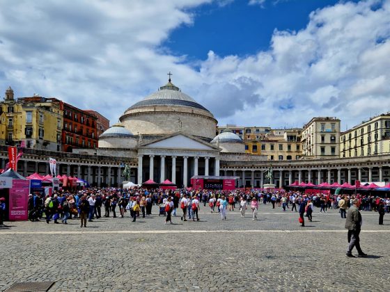 Giro d'Italia 2023, al via la sesta tappa a Napoli