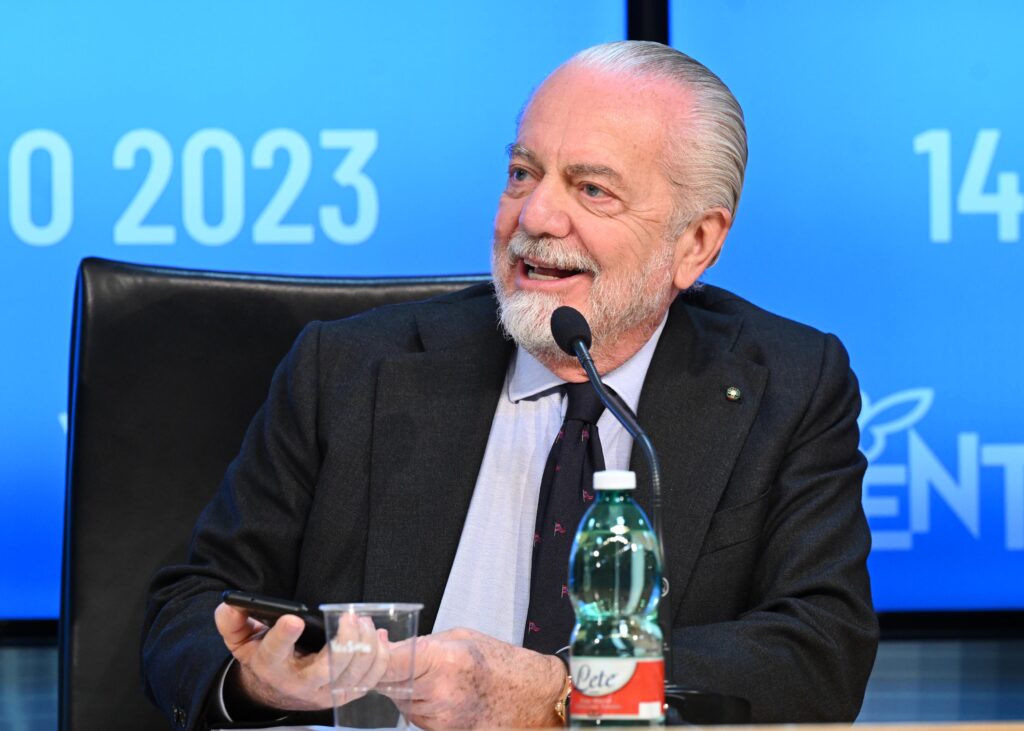 Calcio Napoli, De Laurentiis indagato a Roma per falso in bilancio: atto dovuto Calcio Napoli, De Laurentiis indagato a Roma per falso in bilancio: atto dovuto