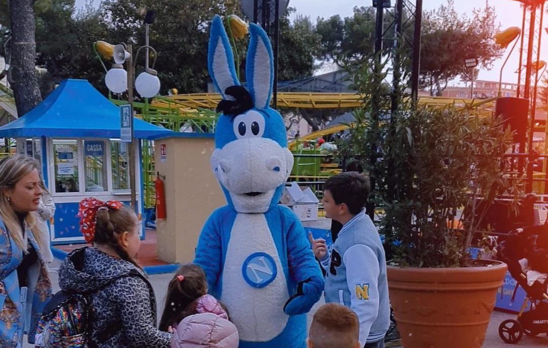 All’Edenlandia si festeggia lo scudetto del Napoli con la “ Festa azzurra” All’Edenlandia si festeggia lo scudetto del Napoli con la “ Festa azzurra”