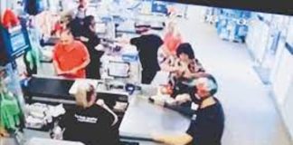 Torre del Greco, rapina in supermercato: pistole su cassieri