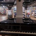 La nuova Feltrinelli di piazza dei Martiri a Napoli