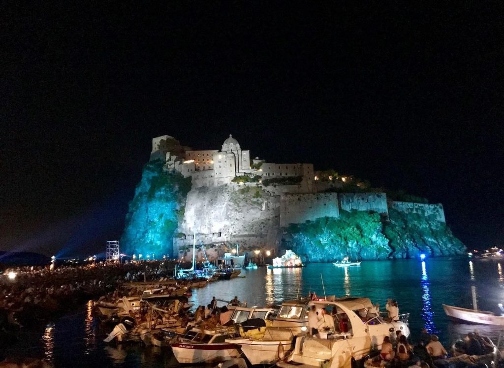 Festa di Sant'Anna a Ischia, ecco il programma che si chiude con i fuochi d'artificio