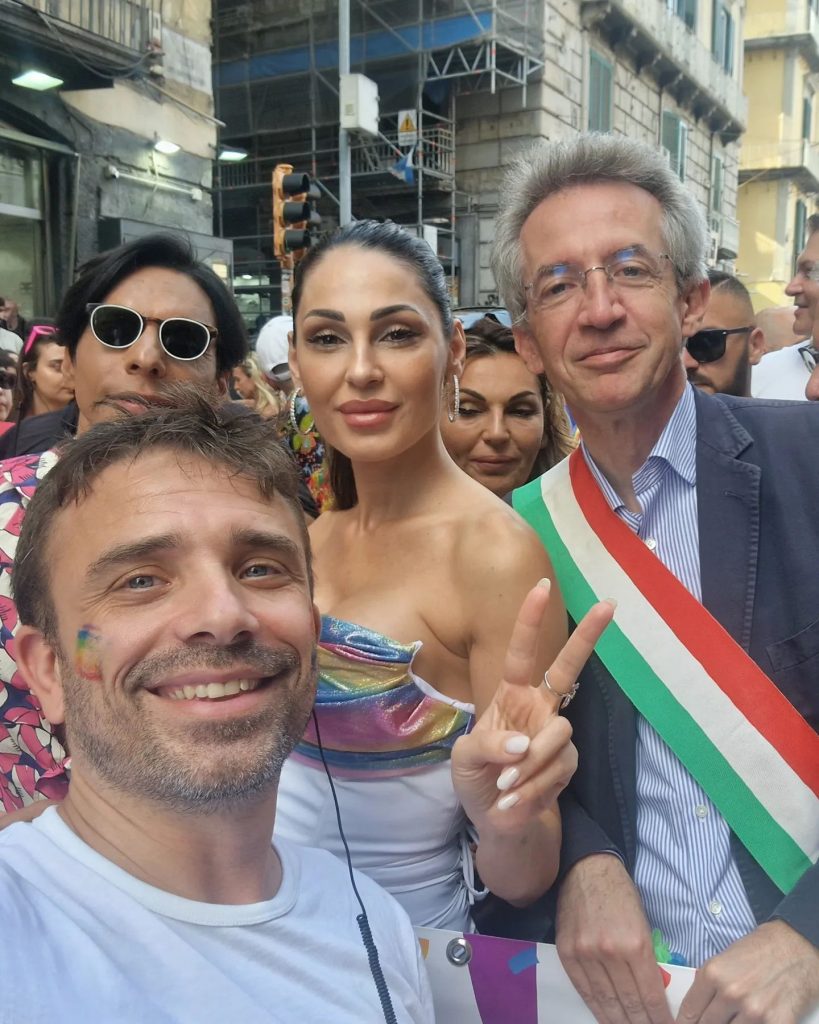 Napoli Pride 2023, 200mila persone in corteo e musica sul Lungomare