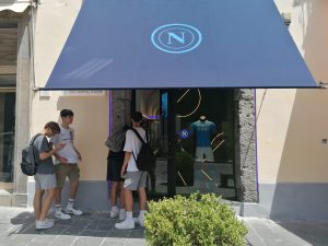 Calcio Napoli: ecco il nuovo store in via Calabritto