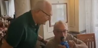 Robert De Niro, visita a Tesoro San Gennaro e pranzo da Mimì alla Ferrovia con bacio a statuina Maradona