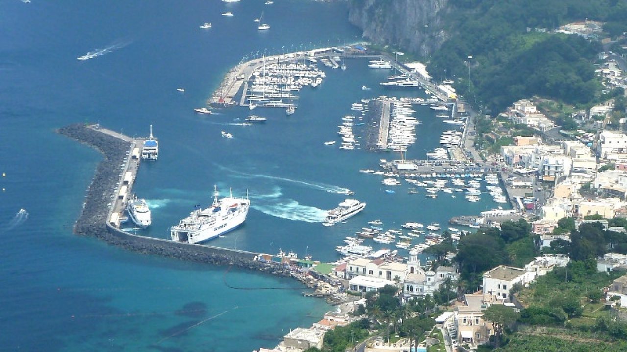 Capri arrivi da 2anews.it Capri arrivi e partenze per Pasqua calo dei turisti per le vacanze