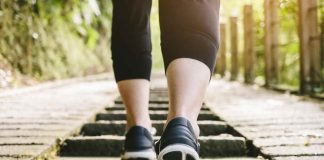 Camminare allunga la vita, bastano 4mila passi al giorno