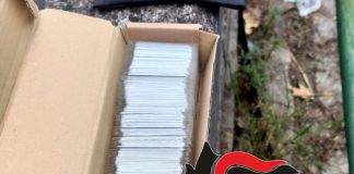 Pozzuoli, busta con pistola e colpi in giardino pubblico