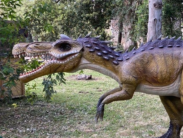 Living Dinosaurs, dal 12 agosto nei Giardini Maria Carolina vicino alla Reggia di Caserta