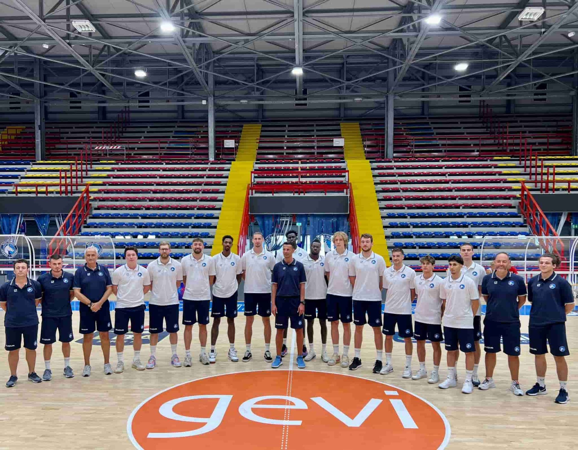 GeVi Napoli Basket: Al PalaBarbuto tanti tifosi per salutare la squadra