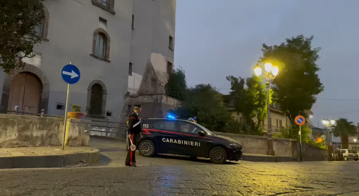 Caivano, blitz all'alba: fermi per corruzione ed estorsione