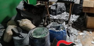 Scampia, scoperta fabbrica esplosivi tra le abitazioni