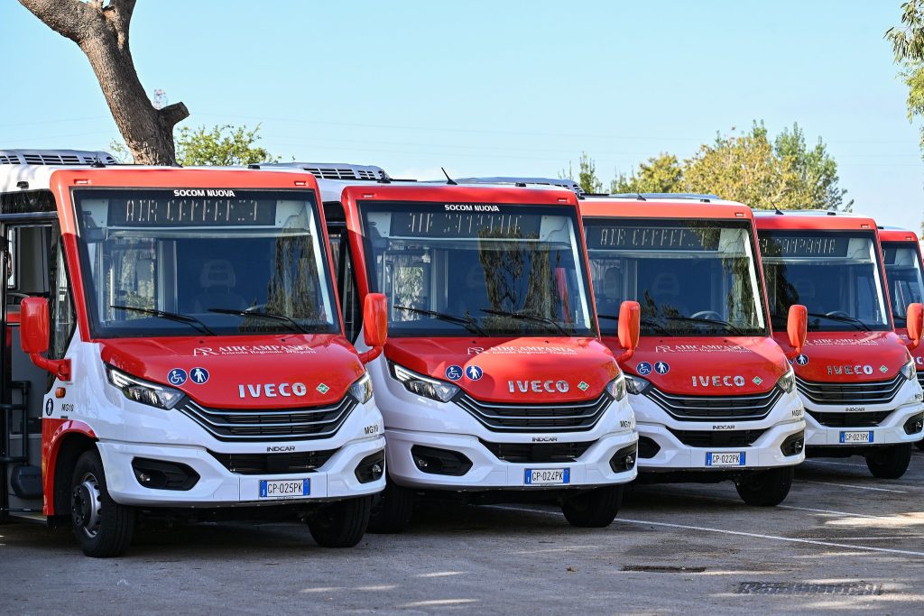 Regione Campania, consegnati 200 nuovi autobus per la flotta di AIR Campania