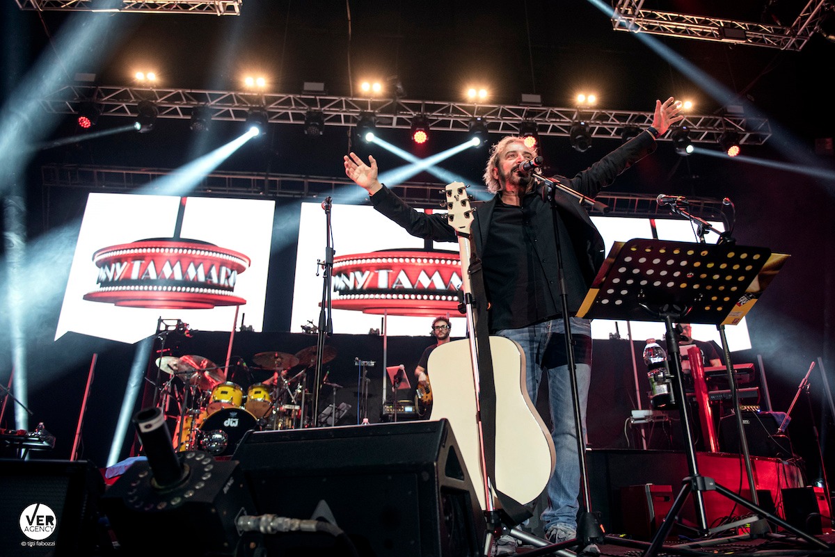 Tony Tammaro in concerto al Palapartenope di Napoli