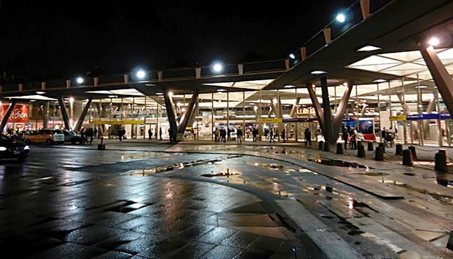 Piazza Garibaldi, 2 agenti Polfer accoltellati in stazione