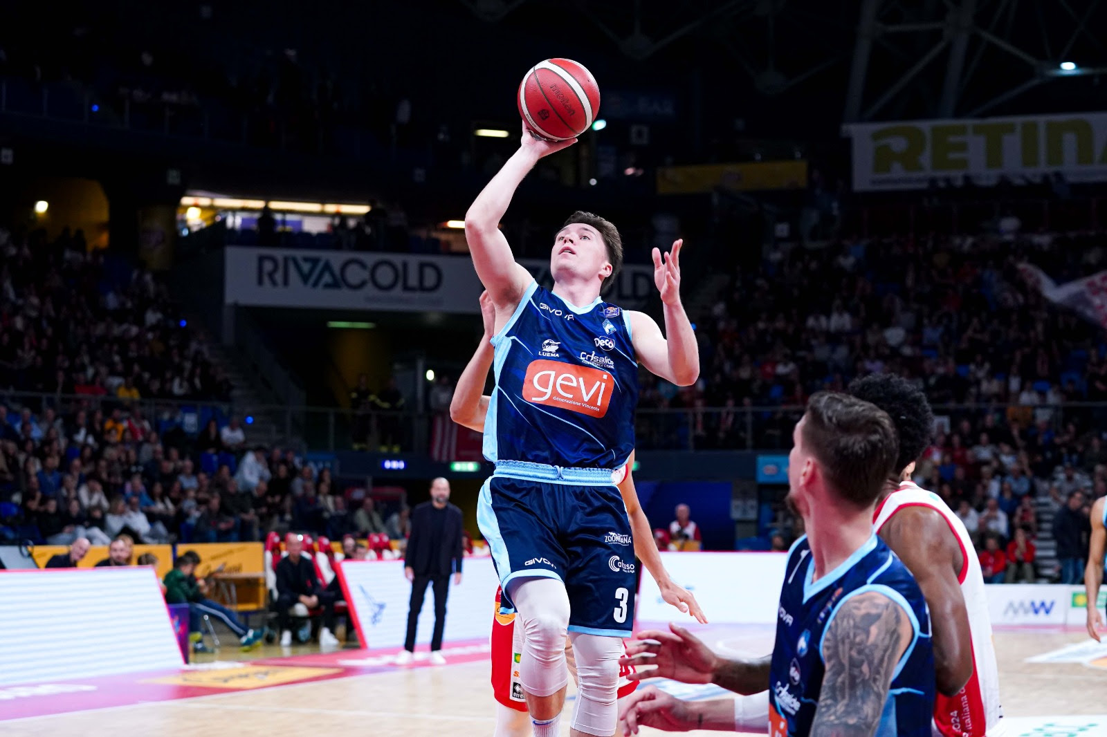 Gevi Napoli Basket, battuta Pesaro alla Vitrifrigo Arena