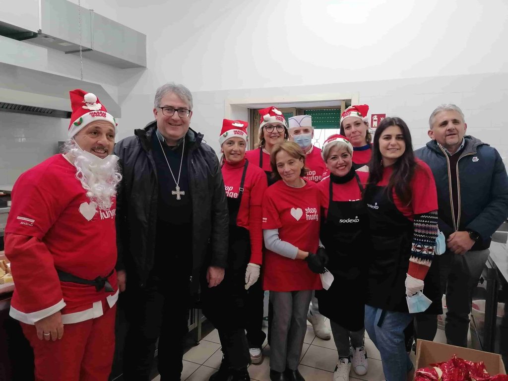 Napoli, pranzo di Natale solidale alla Caritas interparrocchiale Don Pasquale Borredon per oltre 100 persone in difficoltà