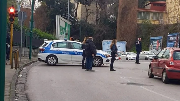 Fuorigrotta, voragine via Consalvo: strada chiusa per 2 mesi