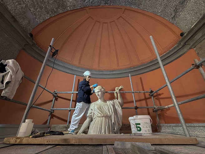 Palazzo Reale di Napoli, restauro in corso per la Fontana della Fortuna nel Cortile d'Onore