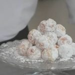 Castagnole di pasta bignè ripiene di ricotta dolce: la ricetta del pastry chef “Zio Rocco”