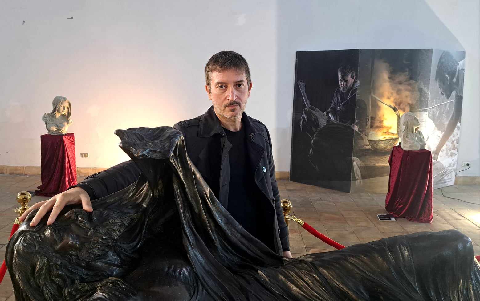 Inaugurata nella Cappella Palatina al Maschio Angioino la mostra di Domenico Sepe "Rivelato- I Misteri del Sacro"