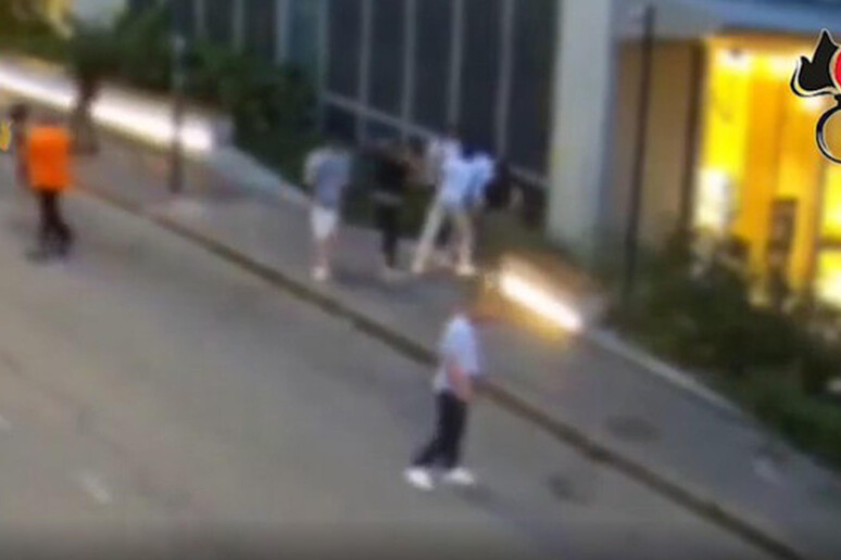 Afragola, anziano aggredito da baby gang