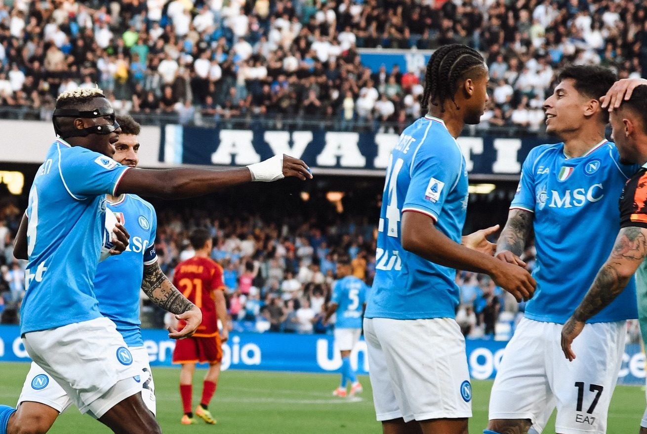 Il Calcio Napoli non vince neanche quando merita: 2 2 contro la Roma