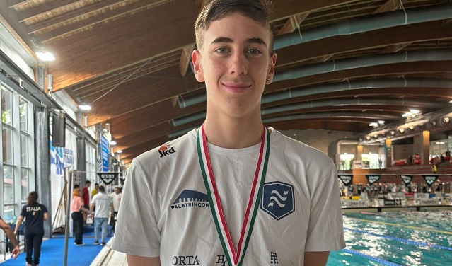 Gennaro Ferraro vince la medaglia di bronzo nei 100 dorso ai campionati giovanili Criteria di Riccione