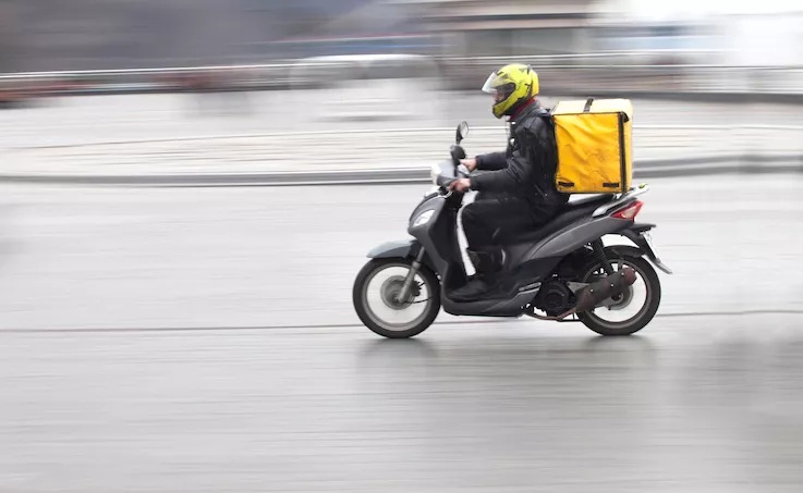 Vomero, controlli su strada: raffica di sanzioni ai rider per gravi infrazioni