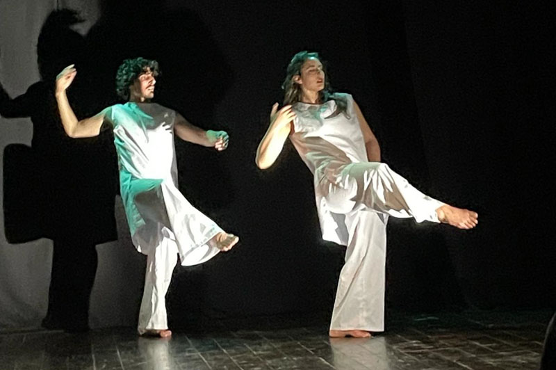 al Teatro Alfieri di Fossalto domenica 7 aprile alle 21.00. In scena, Akerusia Danza in collaborazione con Art Garage, portano lo spettacolo Toru e Naoko