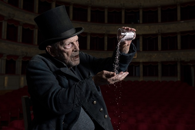 Umberto Orsini in scena al Teatro Mercadante Le memorie di Ivan Karamazov
