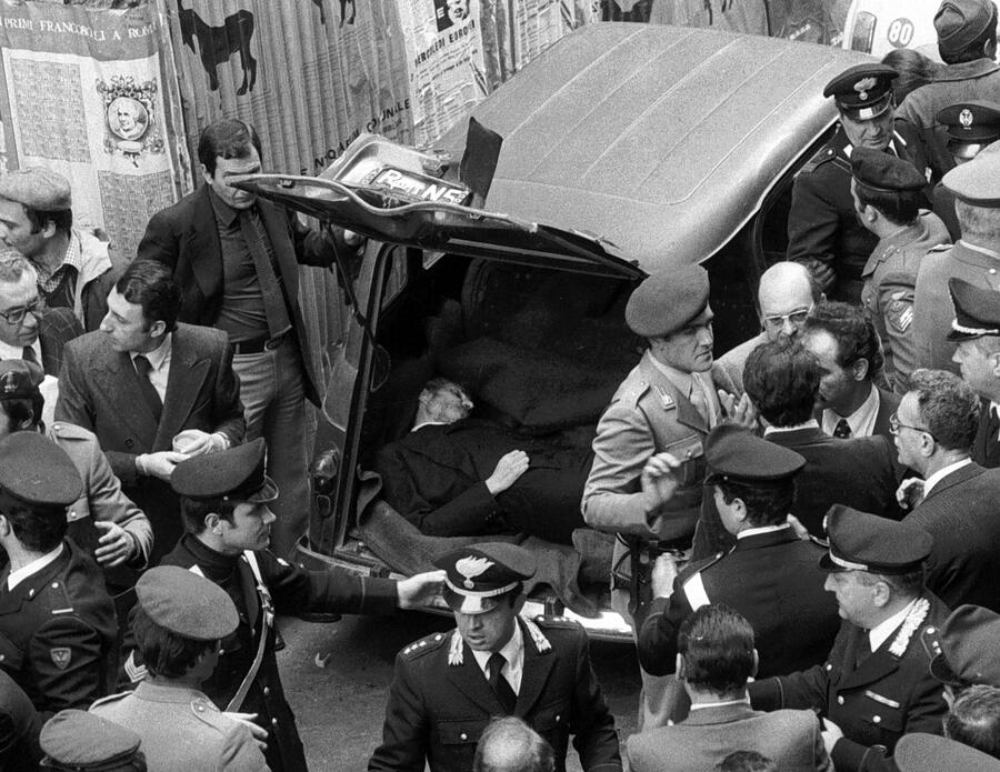 A Monte di Procida, Nicola Giampaolo presenta il libro "Il martirio di Aldo Moro"