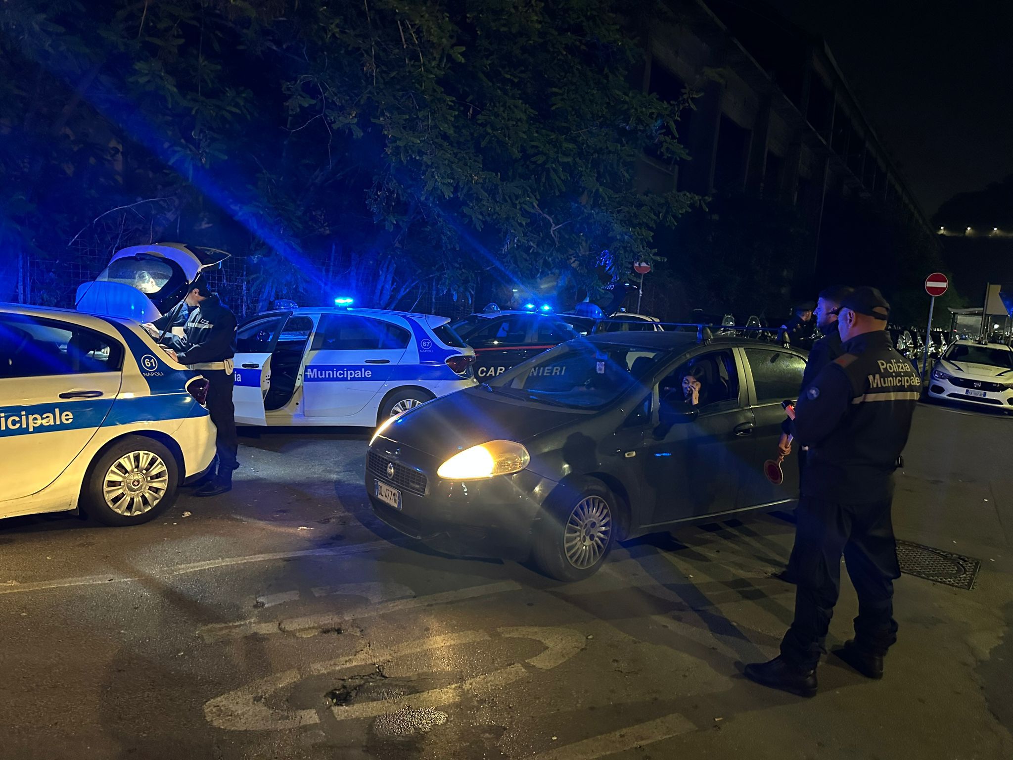 Napoli Coroglio: Controlli di Carabinieri e Polizia Municipale: 11 i ragazzi positivi all’alcol test