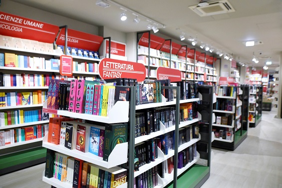 Mondadori Bookstore arrivo al nuovo terminal bus di Avellino