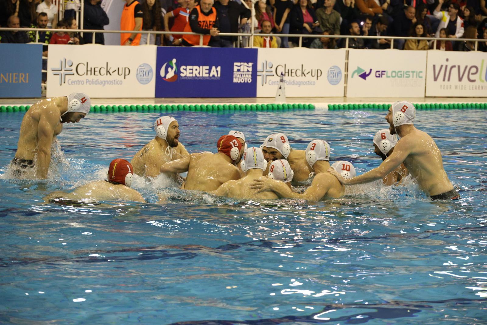 Rari Nantes Salerno cede alla tensione e riapre la serie