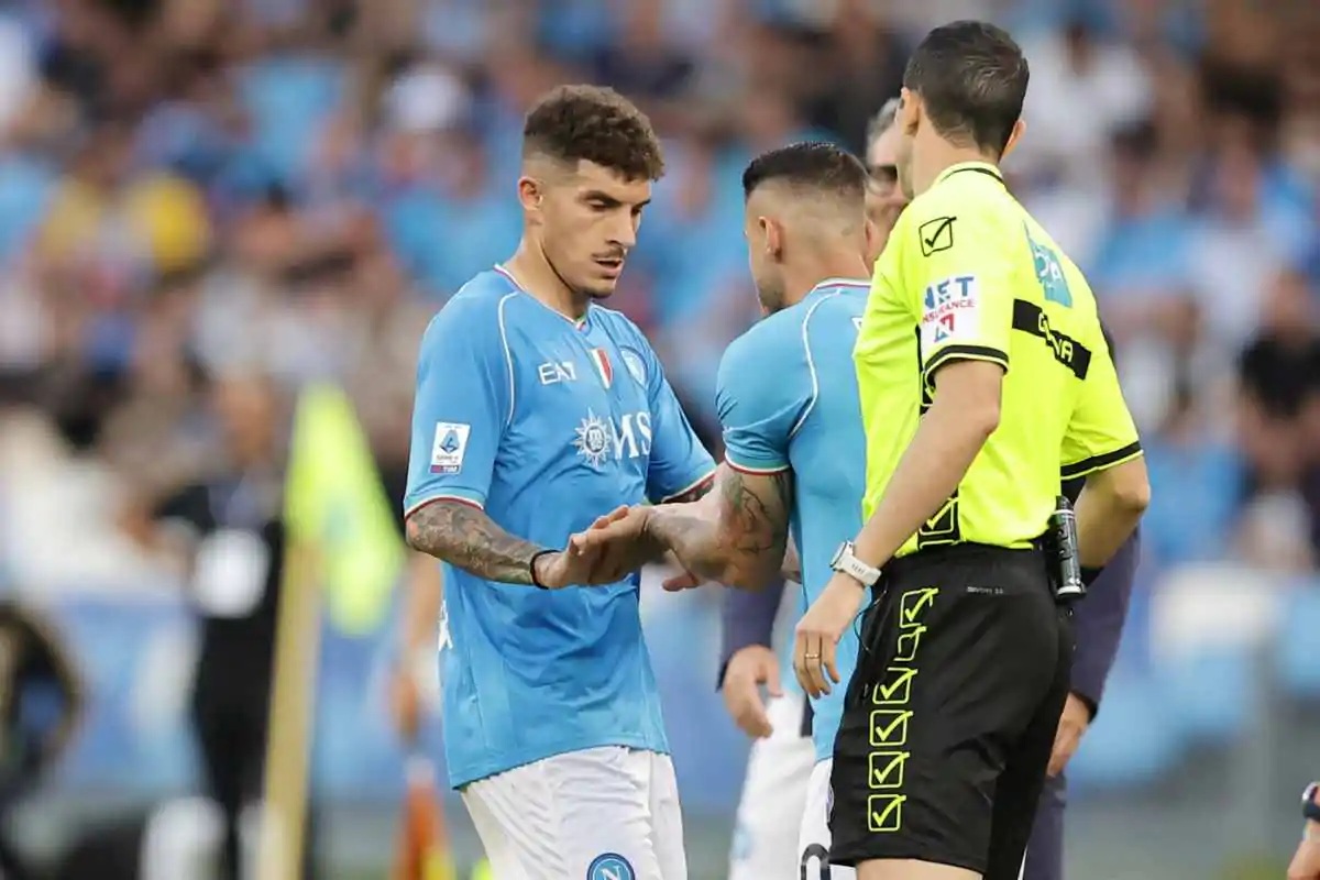 Calcio Napoli, Di Lorenzo: "Tante voci, ma sono sereno"