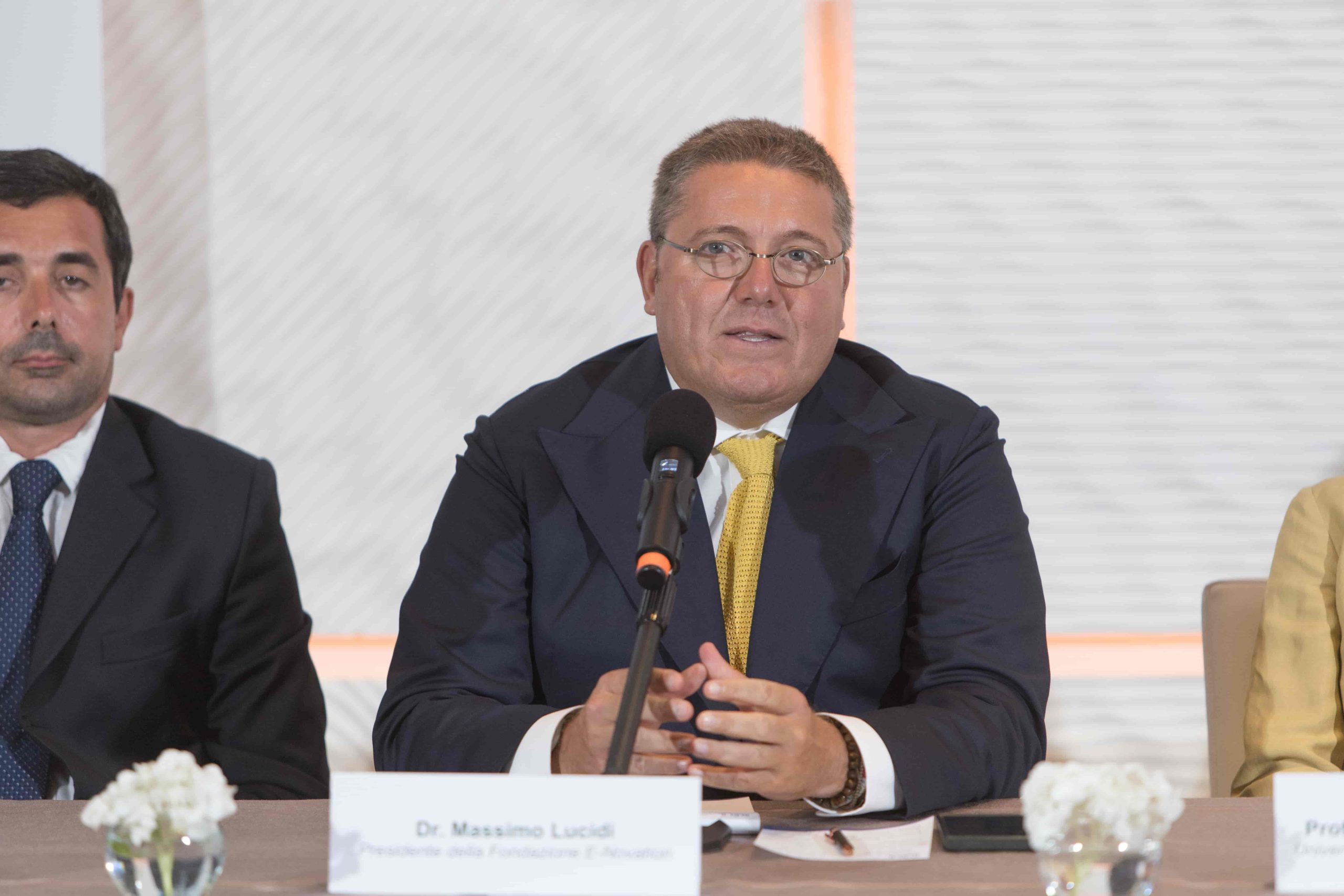 Giù le mani dalla stampa libera e solidarietà a Lucia Goracci