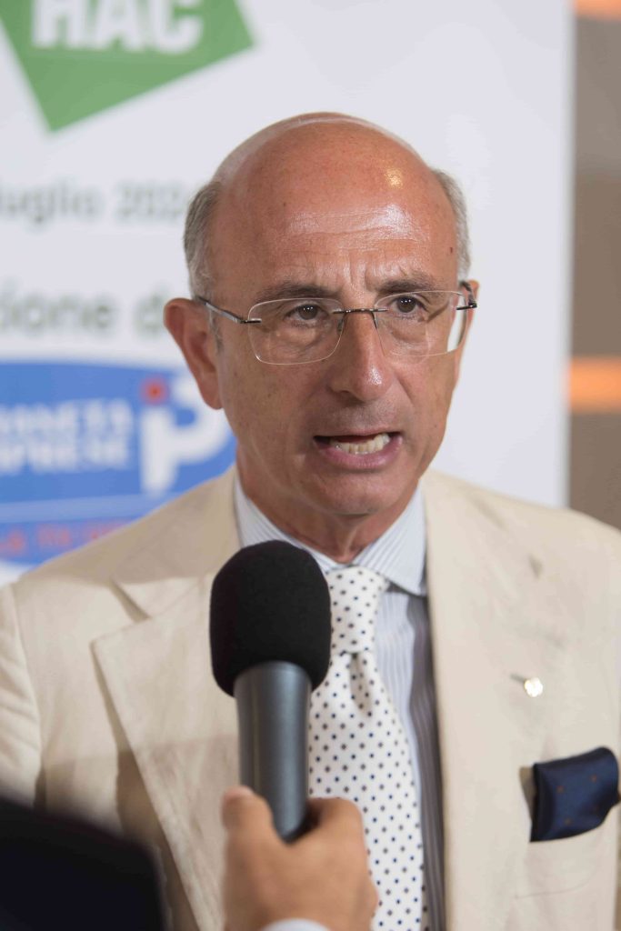 Pianeta Imprese TV: "Arricchire l’informazione per le piccole e medie imprese" Pianeta Imprese TV: "Arricchire l’informazione per le piccole e medie imprese"
