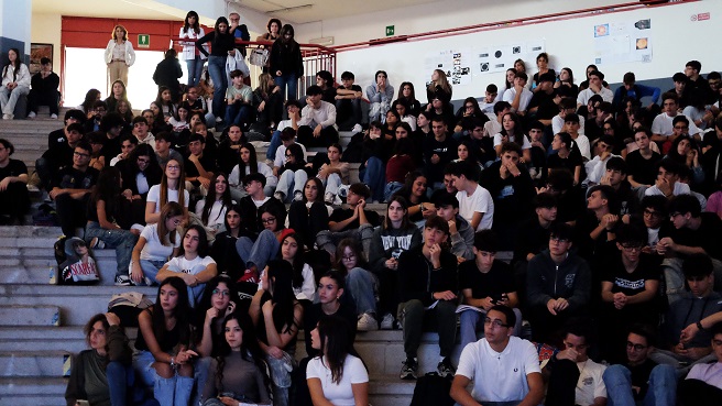 Al Calamandrei di Ponticelli la Masterclass dedicata a Massimo Troisi incanta gli studenti