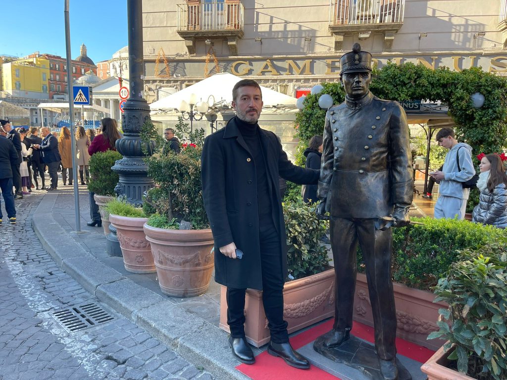 L'allievo di Sepe in piazza Plebiscito per il Giuramento della Nunziatella L'allievo di Sepe in piazza Plebiscito per il Giuramento della Nunziatella