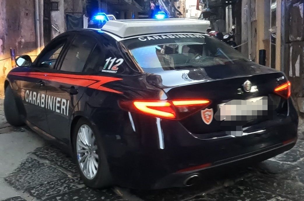 San Paolo Bel Sito, orrore in un appartamento: uomo chiama il 112 e confessa l’omicidio della sorella