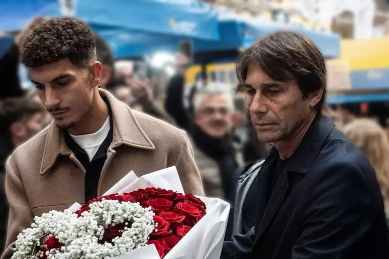 Calcio Napoli: omaggio di ADL, Conte e Di Lorenzo a Maradona