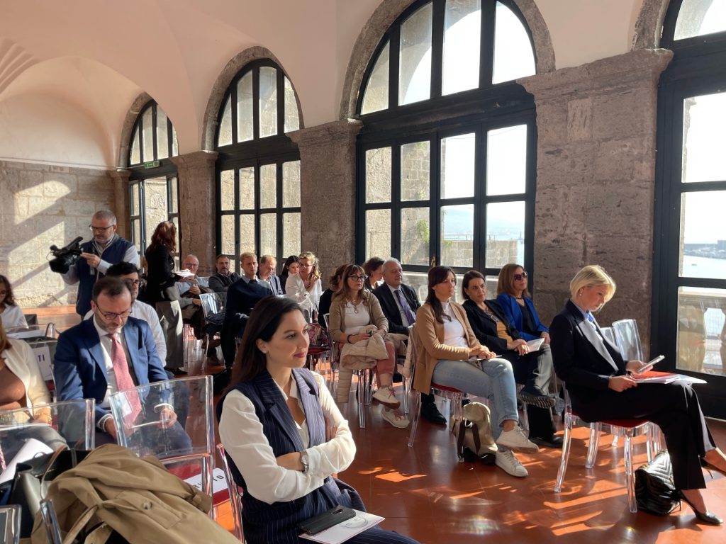 Fipe Confcommercio, Polizia di Stato e Comune di Napoli uniti nel progetto “Sicurezza vera” Fipe Confcommercio, Polizia di Stato e Comune di Napoli uniti nel progetto “Sicurezza vera”
